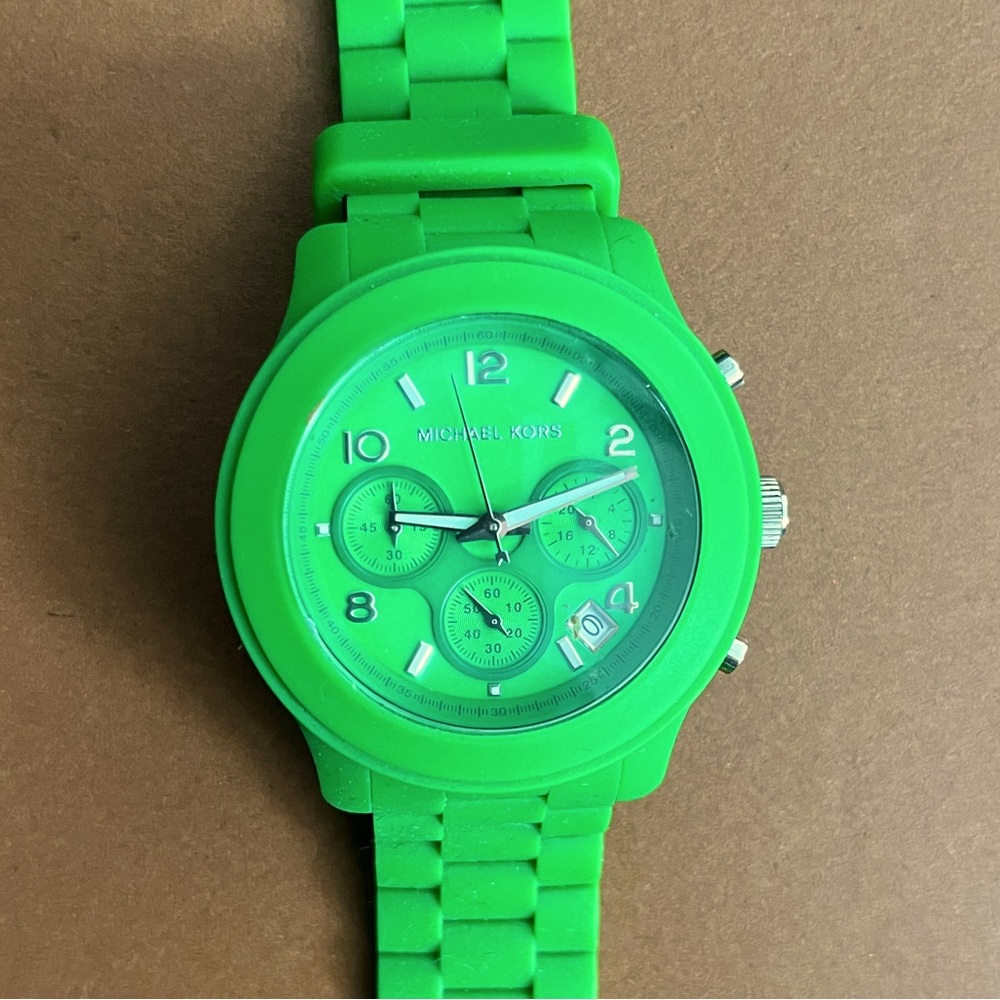 Michael Kors Watch. Green. Female. Male. Casual. Good Condition